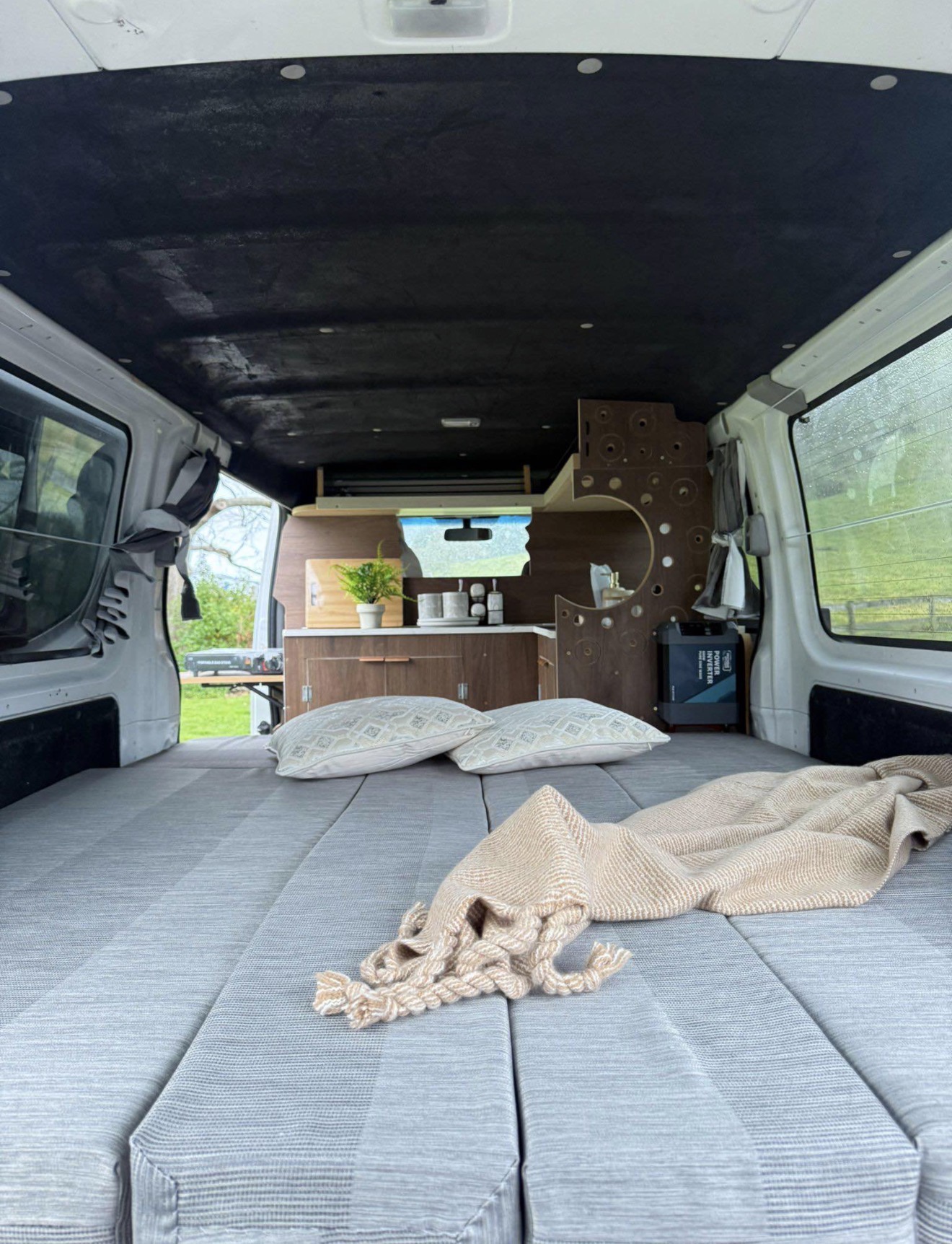 Nissan NV350 Campervan — additional photo