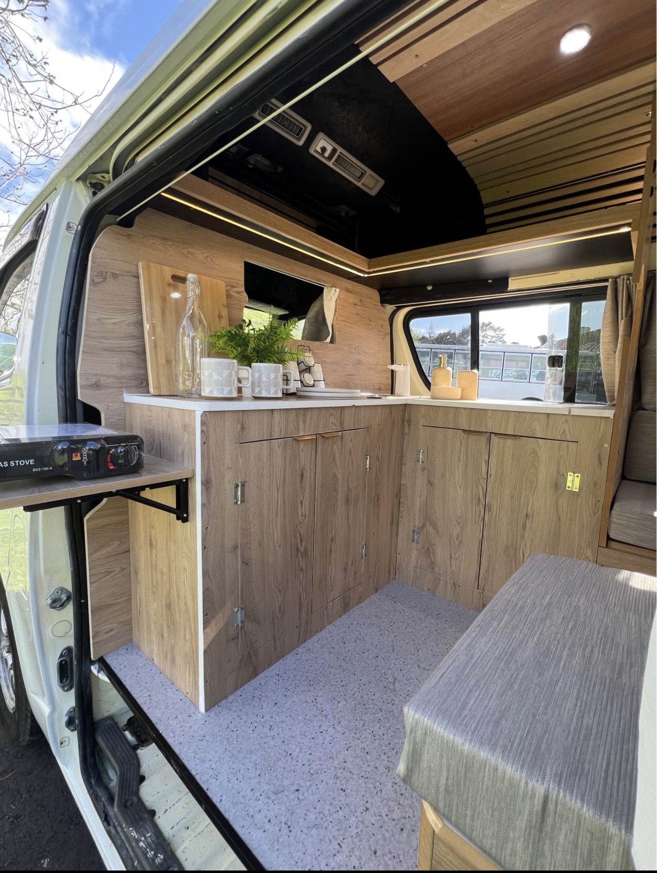 2007 Toyota Hiace High Roof Campervan — additional photo
