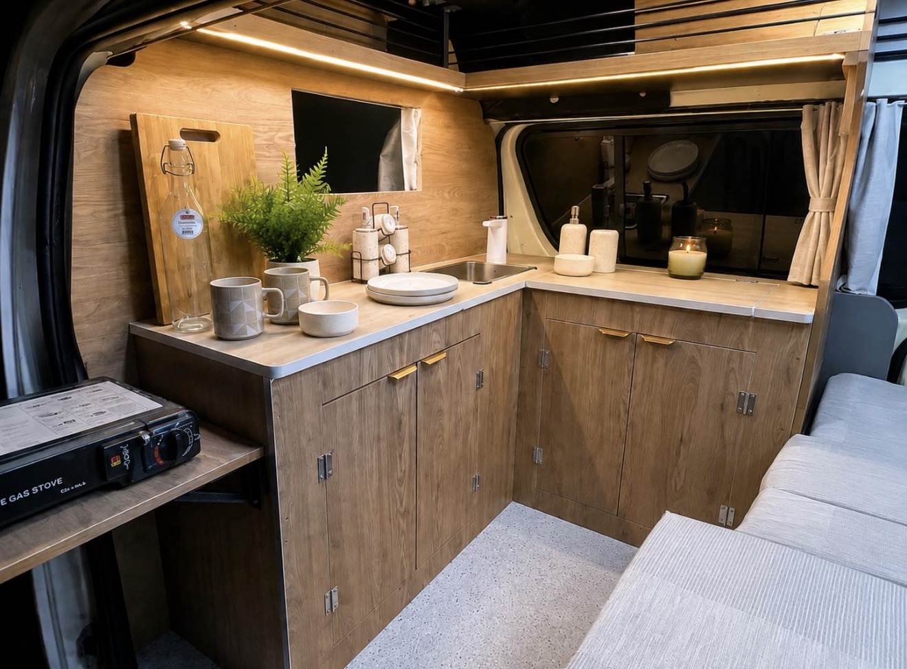 2007 Toyota Hiace High Roof Campervan — additional photo