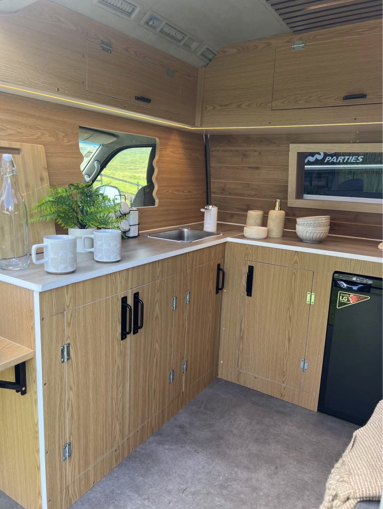 2006 Toyota Hiace Jumbo High Roof Campervan — additional photo