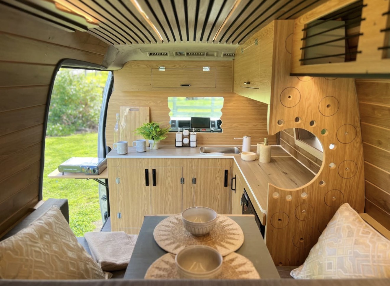 2006 Toyota Hiace Jumbo High Roof Campervan — additional photo