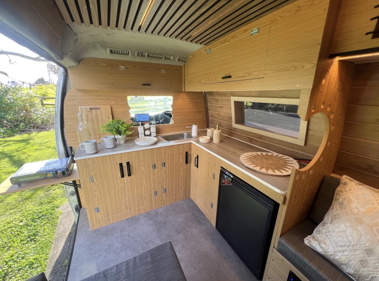 2006 Toyota Hiace Jumbo High Roof Campervan — additional photo