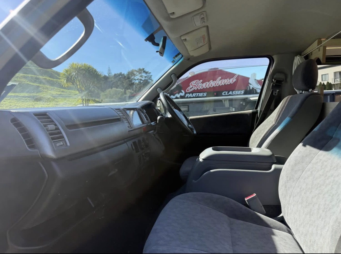 2007 Toyota Hiace Campervan (Automatic) — additional photo
