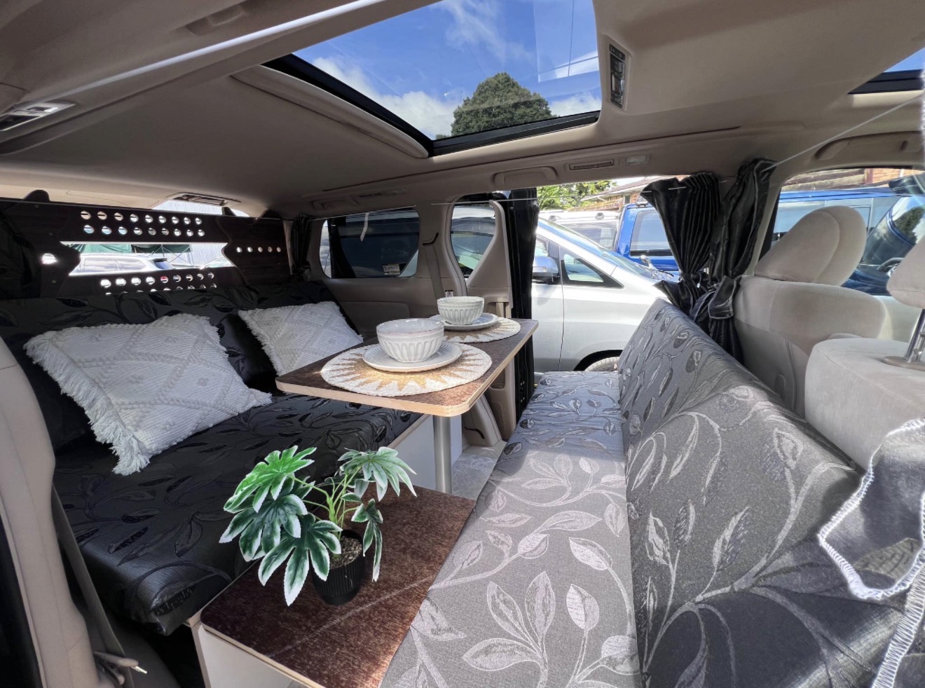 2008 Toyota Alphard Campervan — additional photo