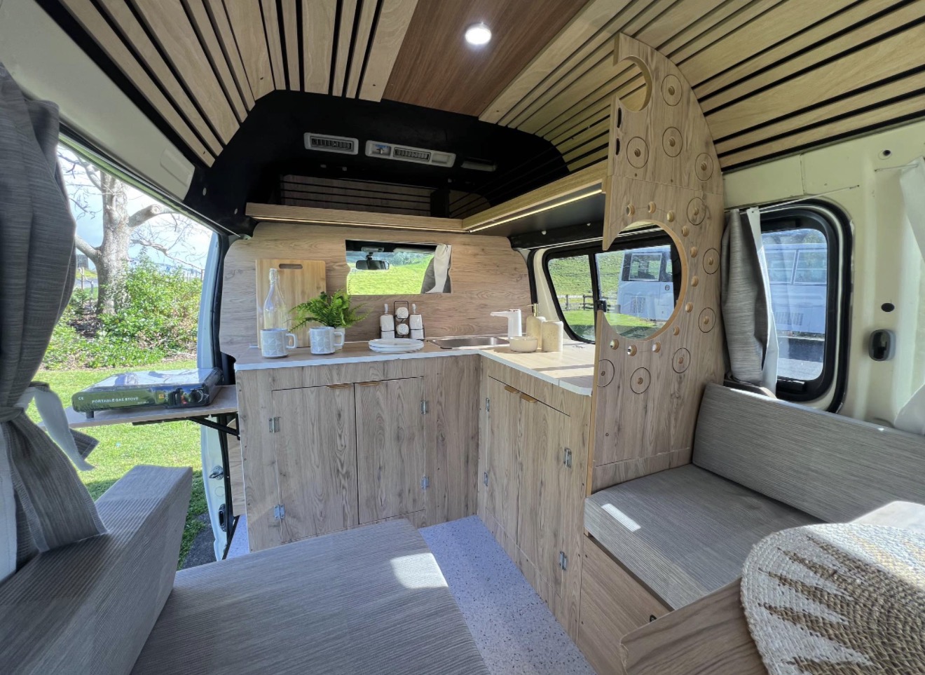 2007 Toyota Hiace High Roof Campervan — additional photo