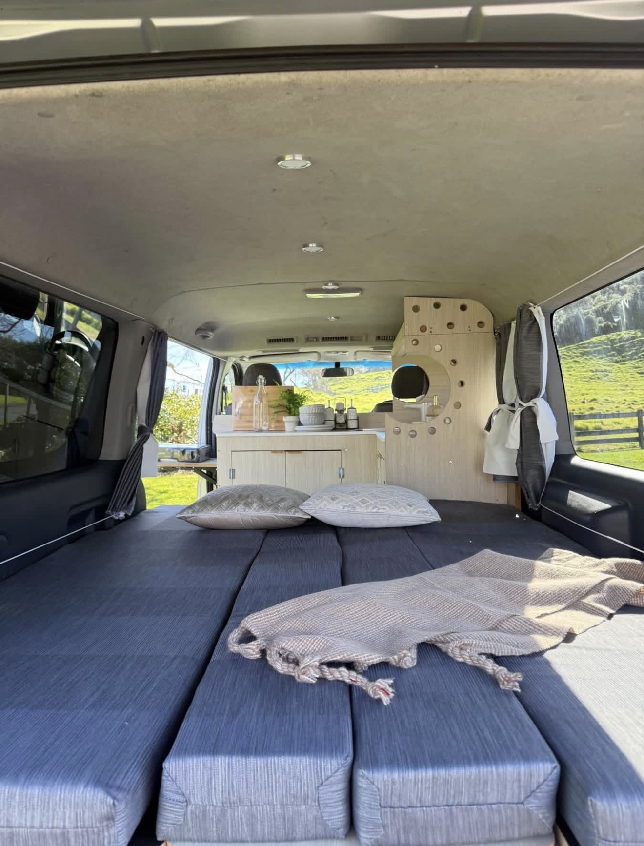 2007 Toyota Hiace Campervan (Automatic) — additional photo